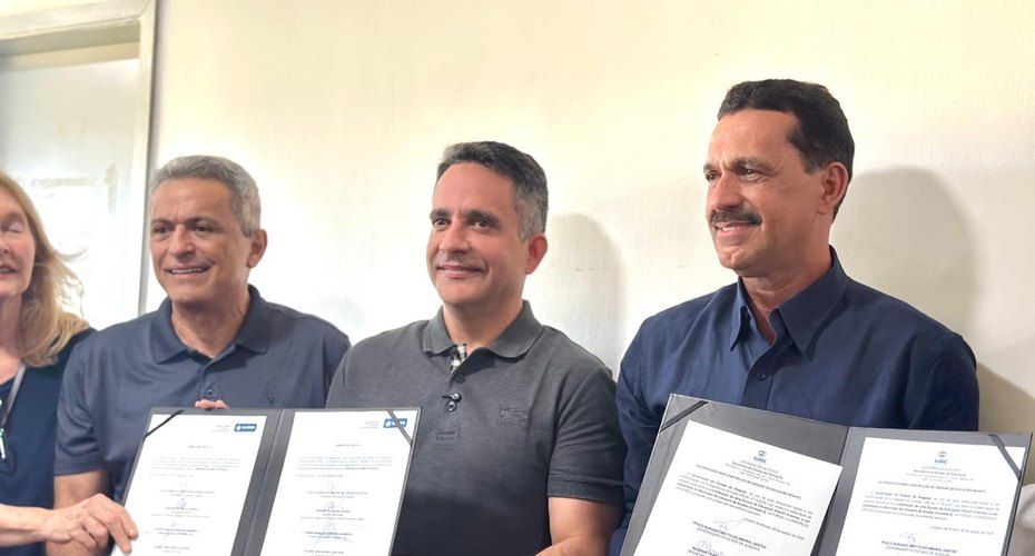 Paulo Dantas e Marlan Ferreira assinam ordens de serviço para novas obras em Limoeiro de Anadia