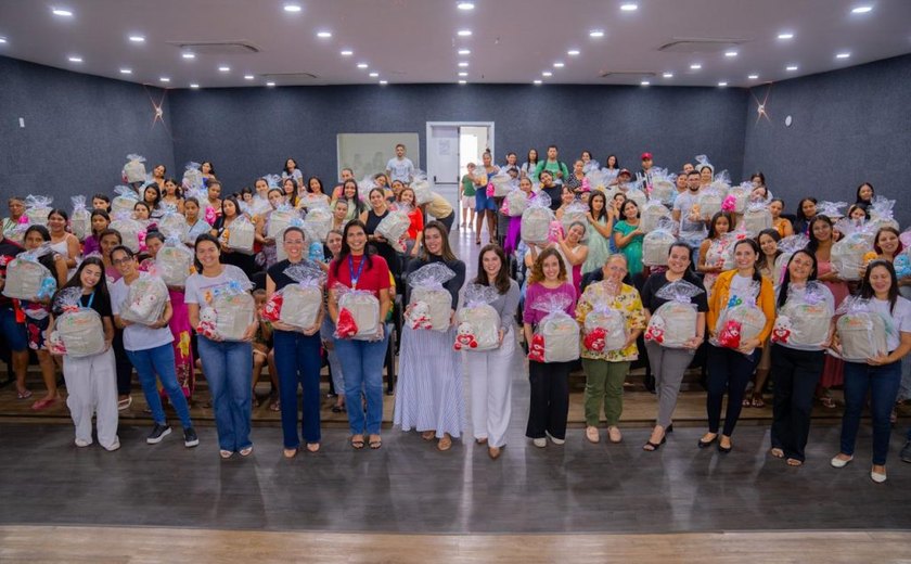 Para mais de cem gestantes, Prefeitura realiza a entrega dos kits do Programa Mãe Arapiraquense