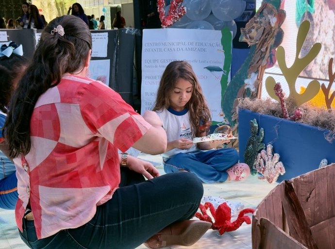 Semed leva alunos da educação infantil ao primeiro dia da 4ª Semana de Pesquisa da Ufal
