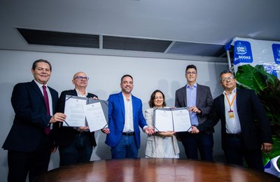 Governador assina decretos que isentam em R$ 30 milhões os setores atacadista, varejista e panificador