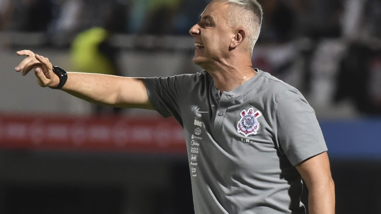 Tiago Nunes deve optar por Lucas Piton no lugar de Sidcley contra o Guaraní-PAR