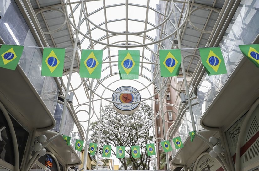Será? Bar de Curitiba dará 200 chopes se Neymar fizer gol contra a Escócia
