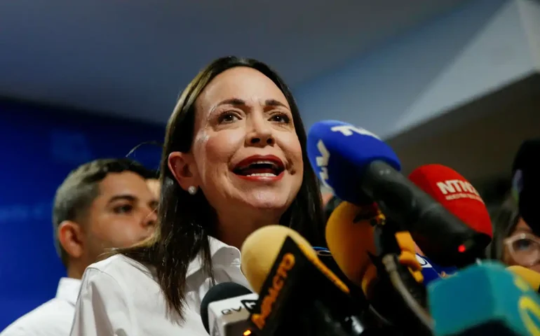 Aliado de Maduro, chefe do MP anuncia investigação contra María Corina