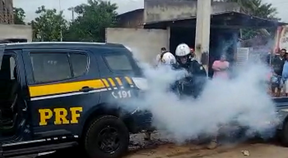Homem morto após ser colocado em viatura com gás durante abordagem da PRF de Sergipe foi asfixiado, aponta IML / Foto: Foto: Portal A8SE/Reprodução
