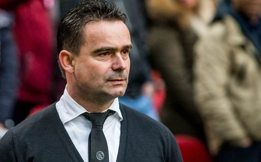 Overmars, ex-diretor do Ajax acusado de assédio, é contratado por time belga