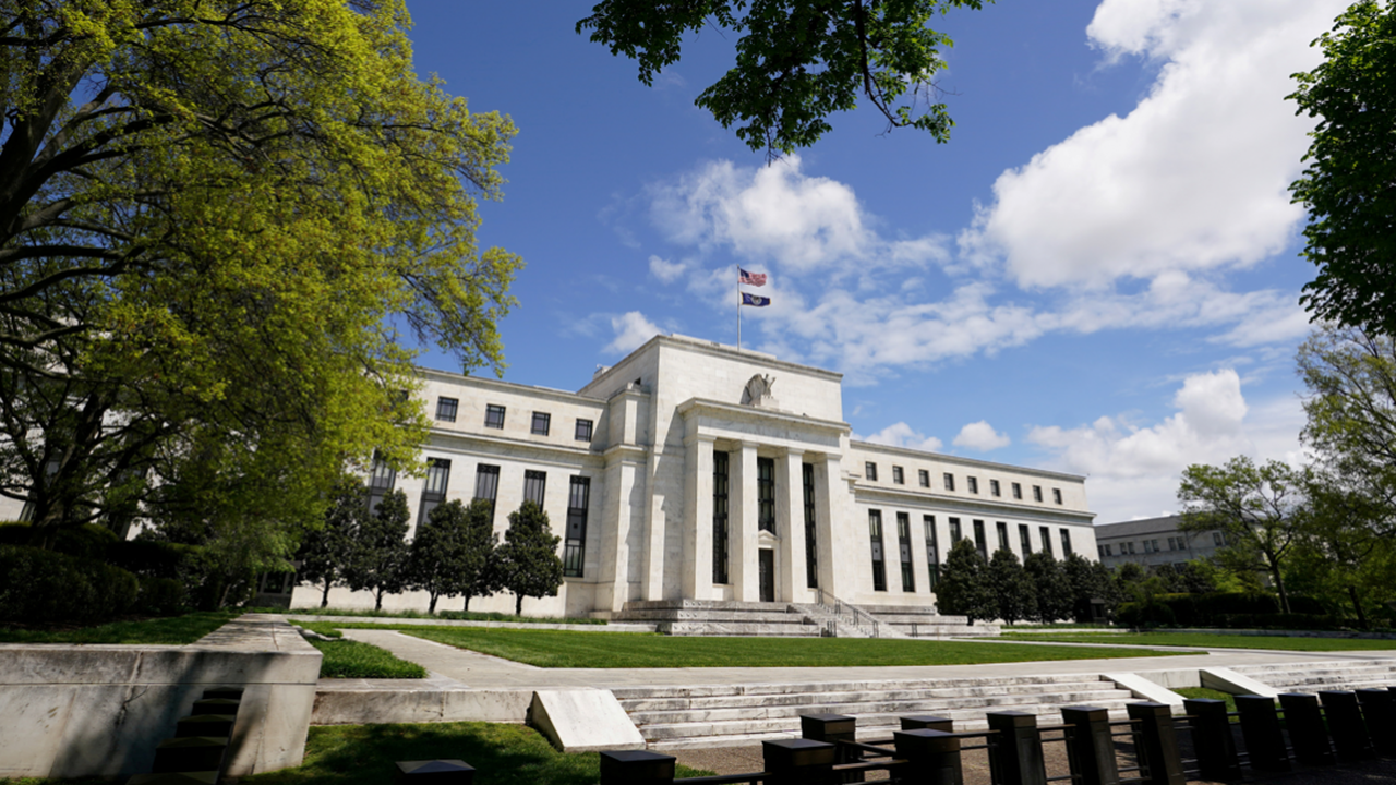 Fed avaliará se precisará ir além da taxa neutra, diz dirigente