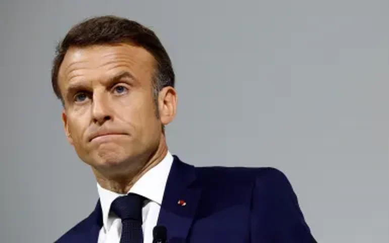 França anuncia novo governo de centro-direita dois meses após eleição