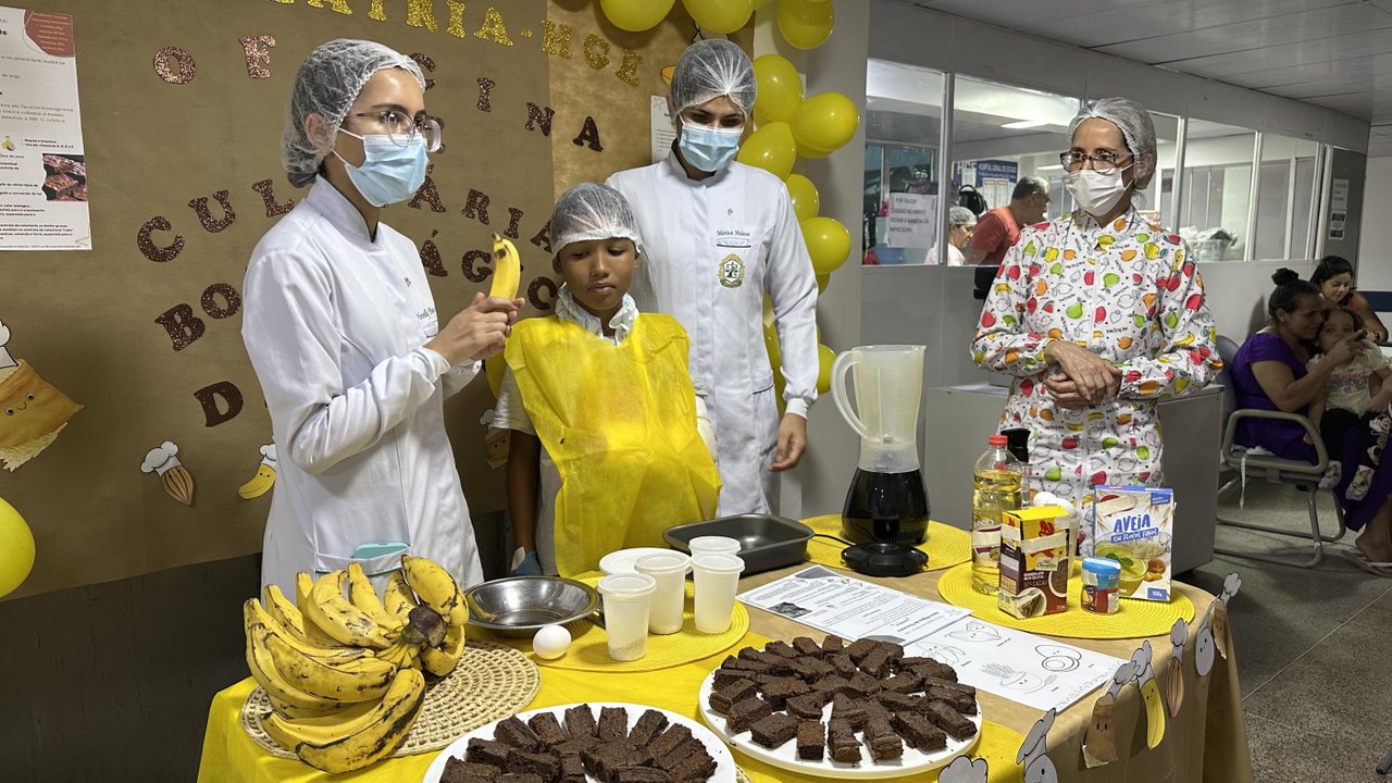 Nutricionistas do HGE ensinam crianças internadas na Pediatria a apreciar comidas saudáveis