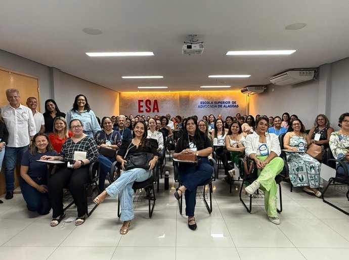 Técnicos das 19 unidades do Cras de Maceió participam de capacitação