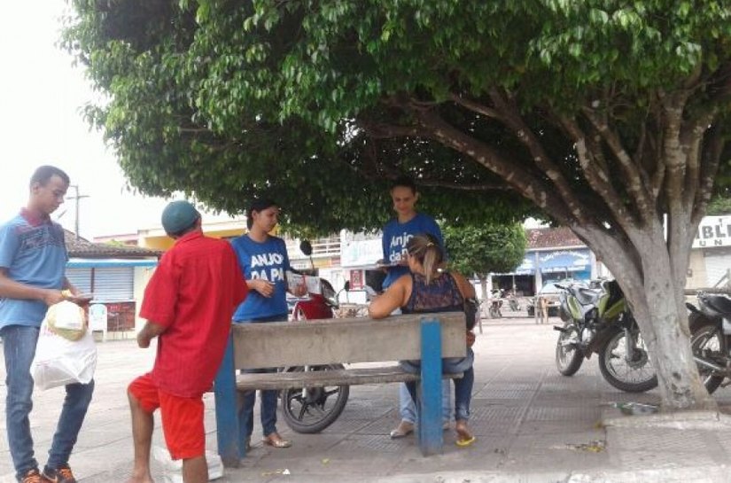 São Sebastião: Anjos da Paz fazem busca ativa de dependentes químicos
