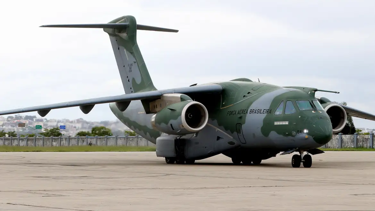 Avião que transportava drogas é abatido pela FAB