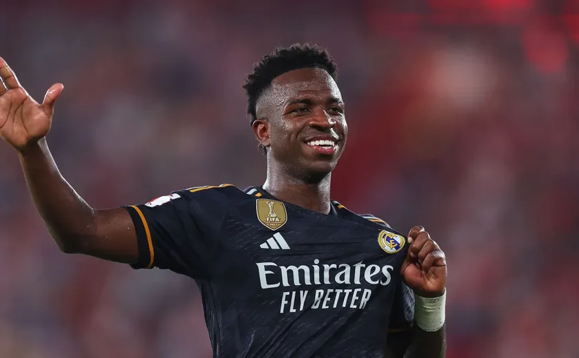 Vini Jr. é eleito o sexto melhor jogador do mundo em cerimônia da Bola de Ouro
