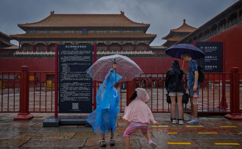 China enfrenta chuvas torrenciais causadas pelo tufão Doksuri