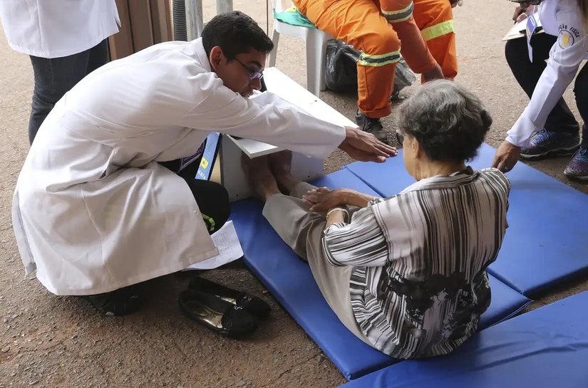 Exercícios podem prevenir quedas em idosos e melhorar recuperação
