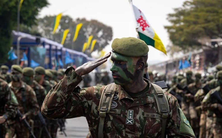 🪖 Padecendo de alta evasão, o que as Forças Armadas podem fazer para manter seu quadro de militares?