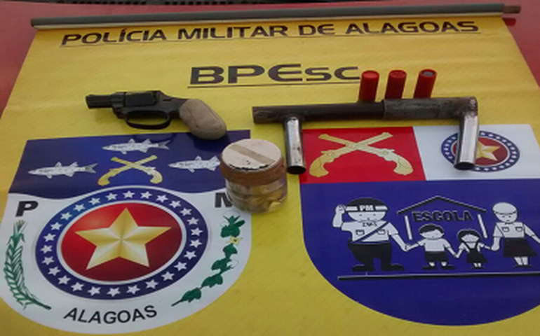 Equipe da supervisão do BPESC apreende menor com arma de fogo