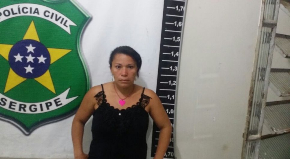 mulher presa por tráfico de drogas