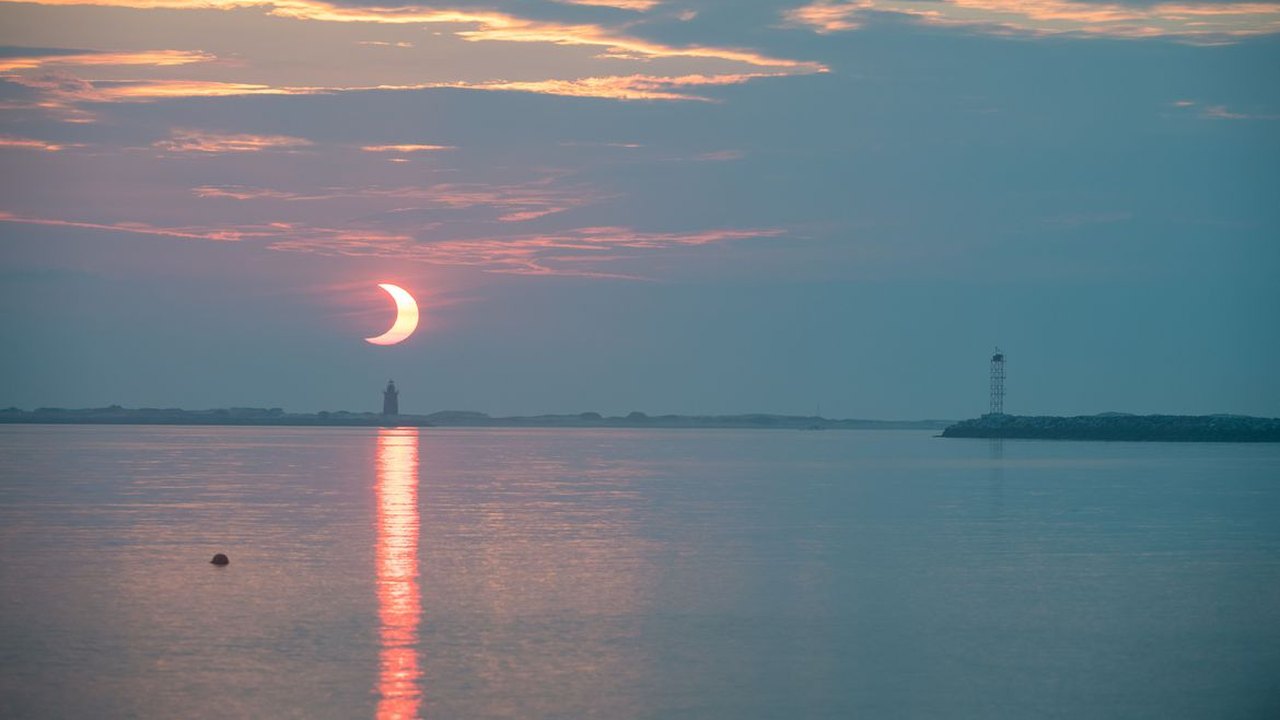 Eclipse solar no Brasil: veja fotos do fenômeno hoje