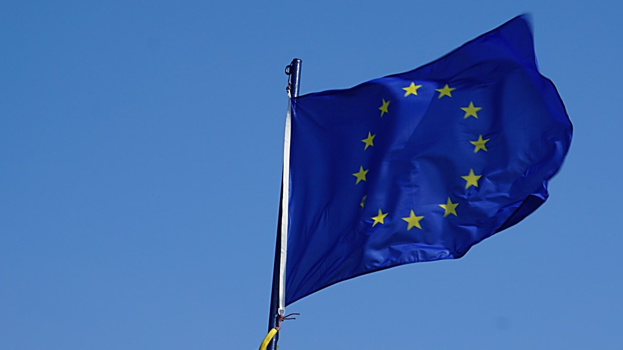 Na Europa, juros de títulos de 30 anos atingem máximas em vários anos ante preocupações fiscais