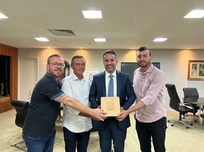 Prefeito de Anadia se reúne com presidente da Câmara dos Deputados e Governador