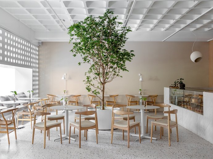 Arquitetos curitibanos desenvolvem projeto sensorial e transformam ateliê de doces em refúgio urbano de experiência