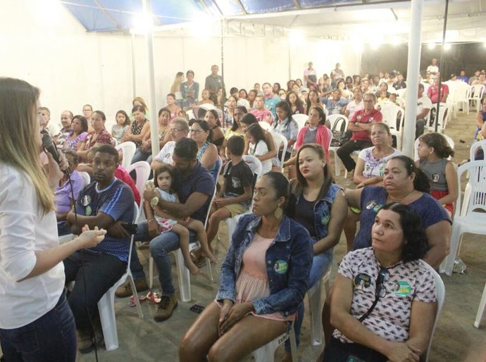 Cibele Moura defende mais proximidade entre povo e decisões políticas