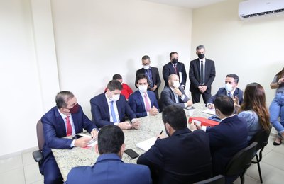 Paulo Dantas apresenta parecer conjunto ao projeto do PCCS da Educação