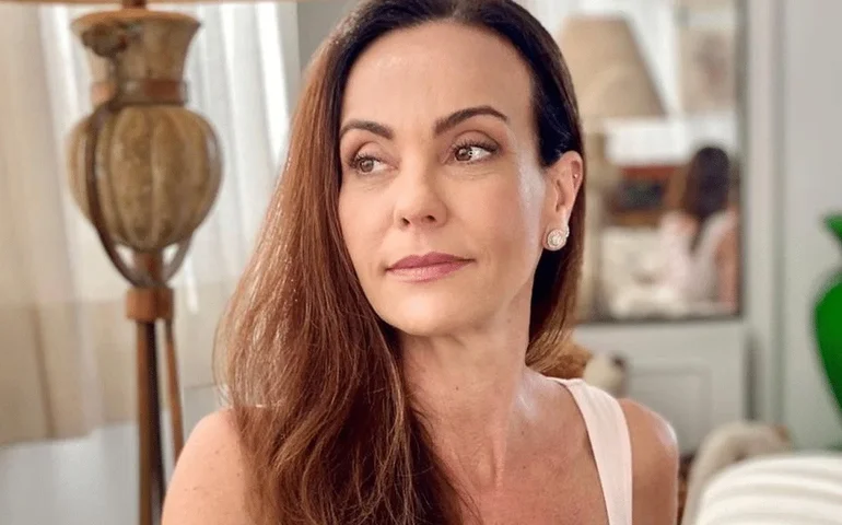 Flavia Monteiro passa por cirurgia após acidente doméstico