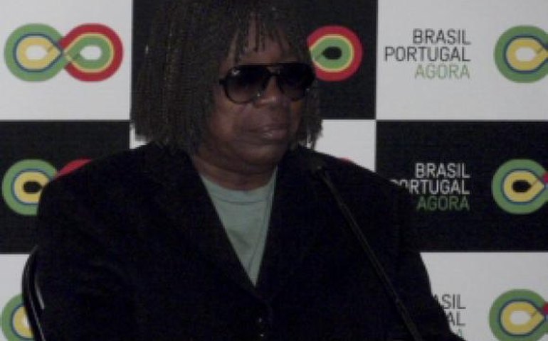 Milton Nascimento recebe alta do InCor