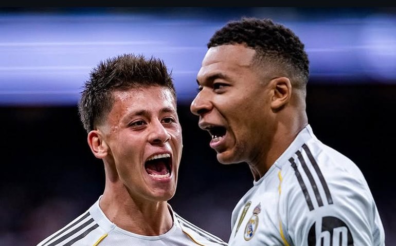 Real Madrid vence o Barcelona e dispara na liderança de La Liga em dia de fúria de Vini Jr.