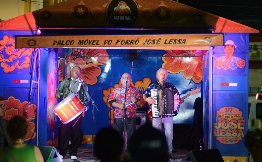 Cultura e alegria marcam noite de famílias com o projeto Palco Móvel no José Tenório