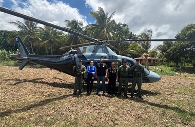 Perita é transportada por helicóptero pela primeira vez para local de difícil acesso em Alagoas