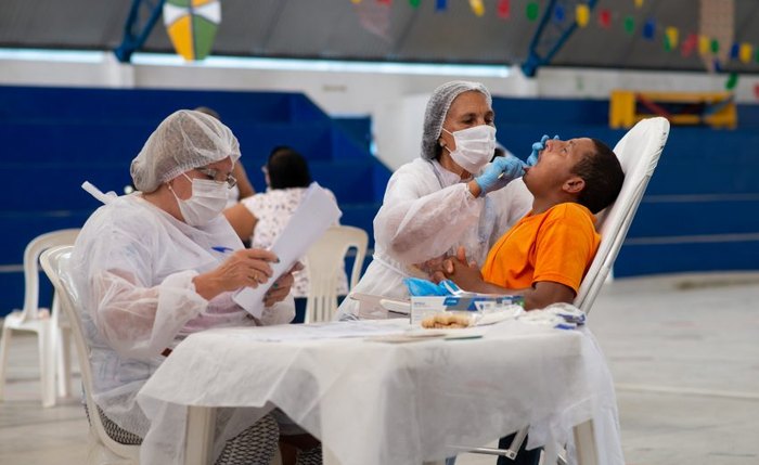 Pacientes recebem atendimento e também são encaminhados para especialistas Pacientes recebem atendimento e também são encaminhados para especialistas