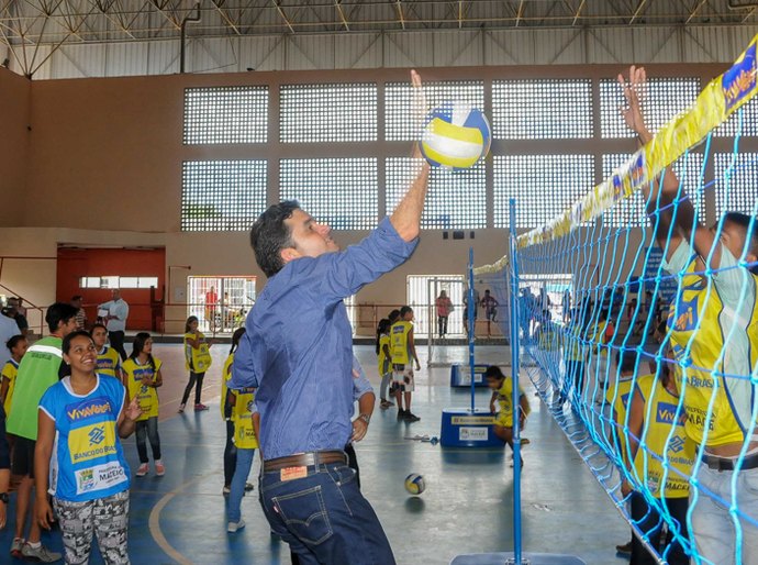 Semel promove inclusão com o programa Viva Vôlei