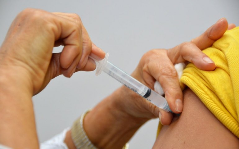 Brasil chega a 22,68 milhões de vacinados contra covid; 10,71 da população