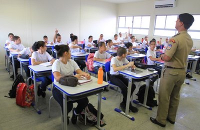 Educação divulga edital para seleção de novos alunos das unidades do Colégio Tiradentes