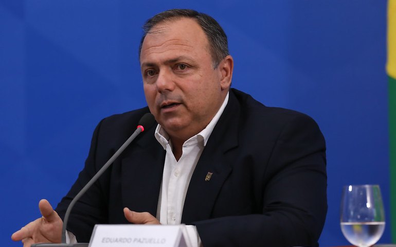 General Pazuello e Nise Yamaguchi são cotados para substituir Teich na Saúde