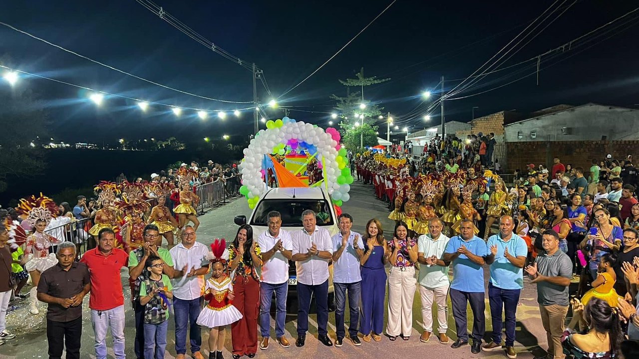 Prefeitura celebra emancipação política com solenidades e show artístico
