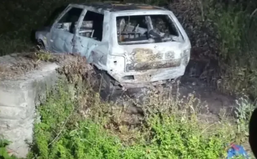 Polícia investiga possível duplo homicídio após corpo de duas pessoas serem encontrados carbonizados em Marechal Deodoro