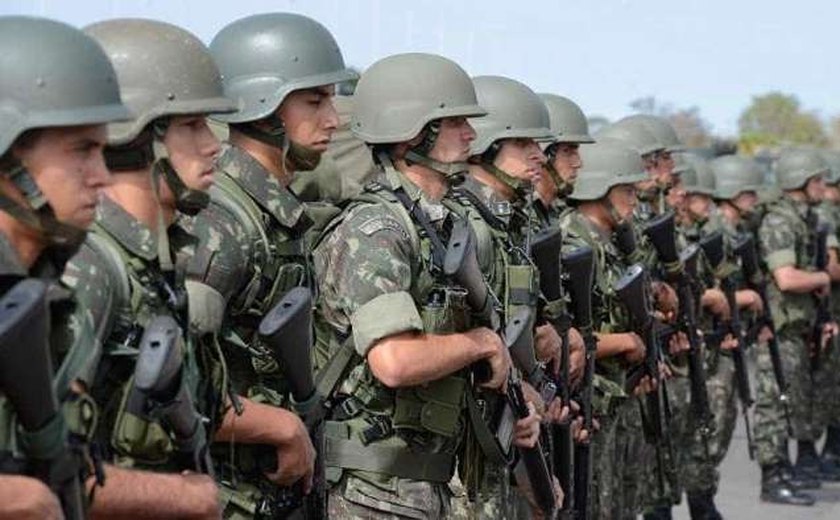 Exército se junta à mesa de negociações para encerrar greve de PMs no Ceará