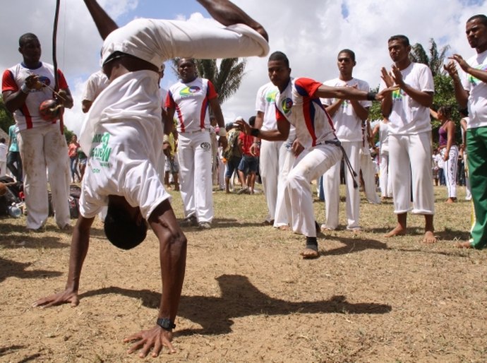 Centro de Belas Artes oferece Oficinas de Artesanato e Capoeira
