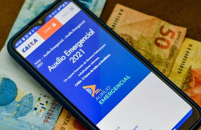 Trabalhadores nascidos em abril podem sacar auxílio emergencial