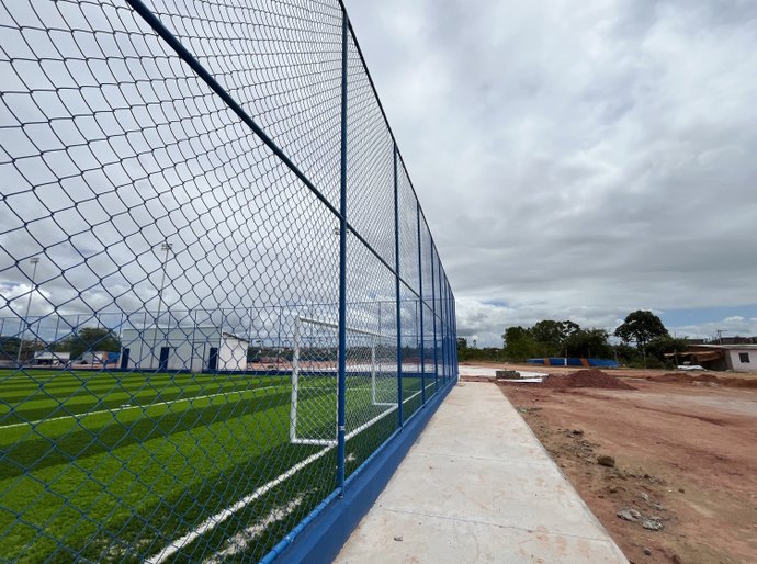 Obra de nova praça no Biu segue em ritmo acelerado