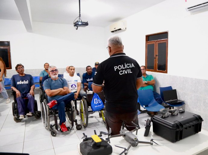 Polícia Civil realiza curso inédito de pilotagem de drones para pessoas com deficiência