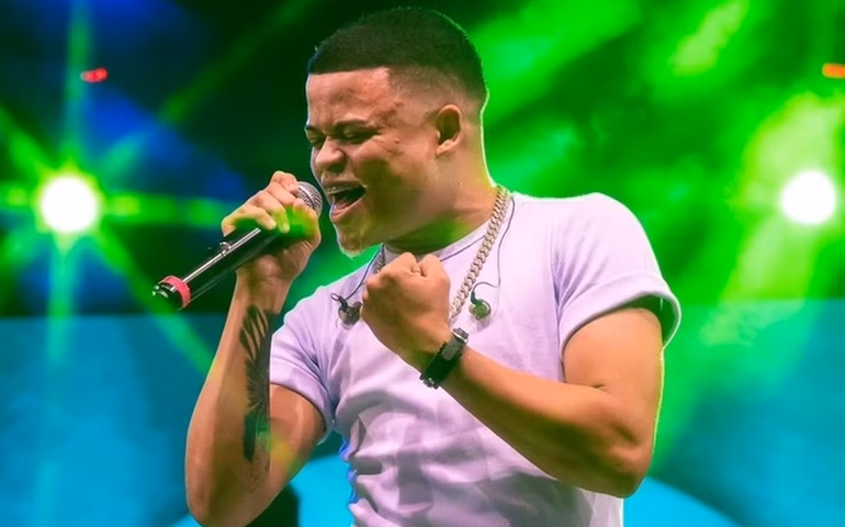 Cantor Rafa Diniz morre afogado no Rio São Francisco