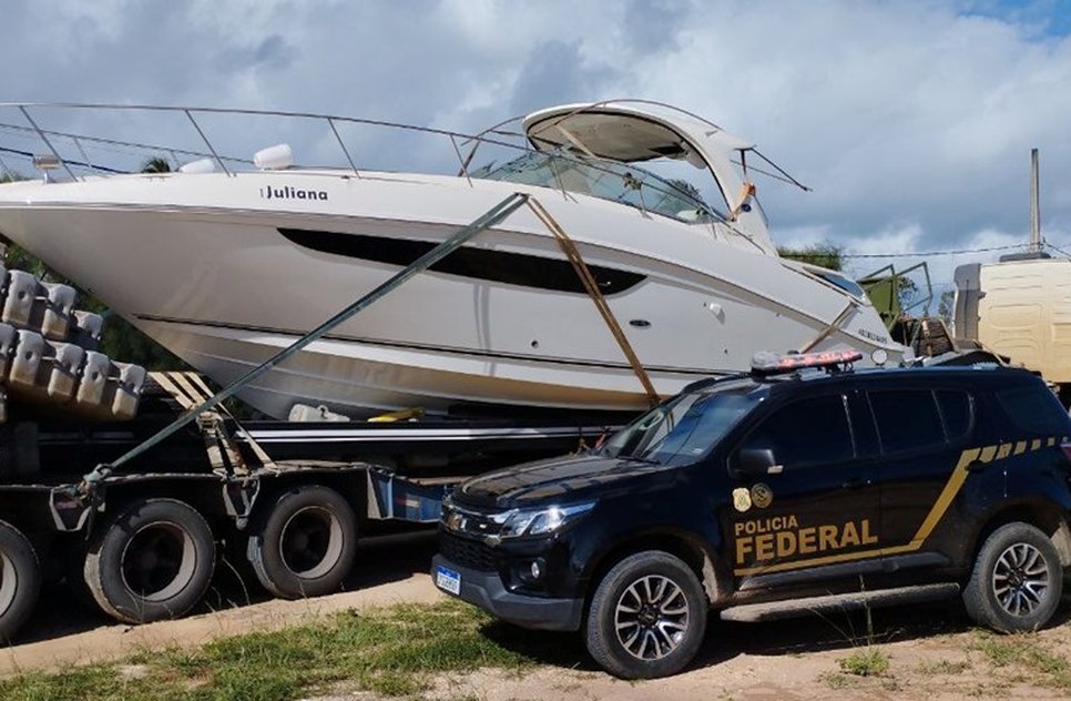 Polícia Federal recebe lancha para patrulhamento na costa de Sergipe