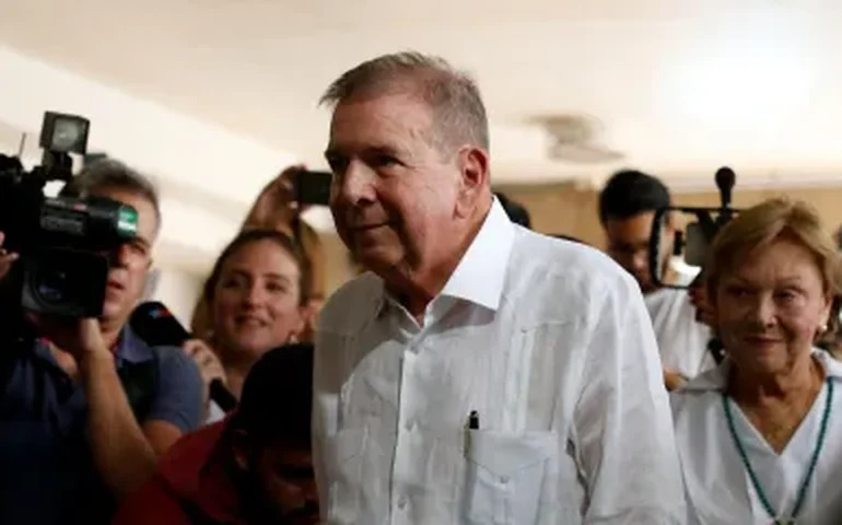 Opositor González chega à Espanha após deixar a Venezuela