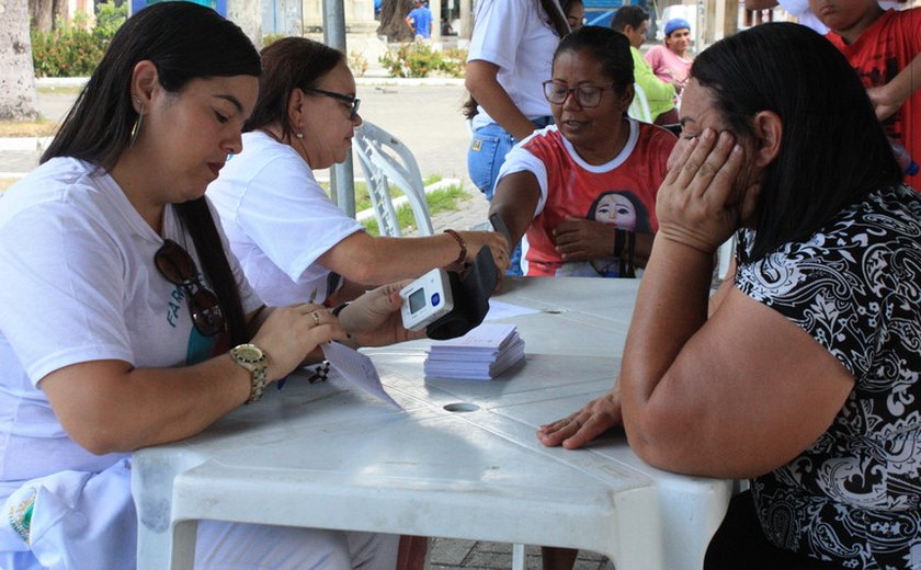 CRF/AL promove ações de saúde em Maceió e Arapiraca para comemorar o dia do farmacêutico