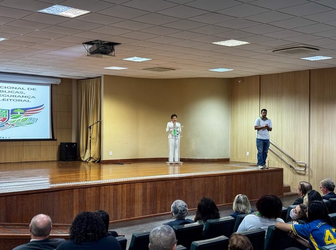 Juíza do TJAL palestra sobre inteligência artificial nas eleições