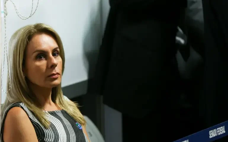 Declaração de IR do Master confirma valores pagos a escritório de mulher de Moraes